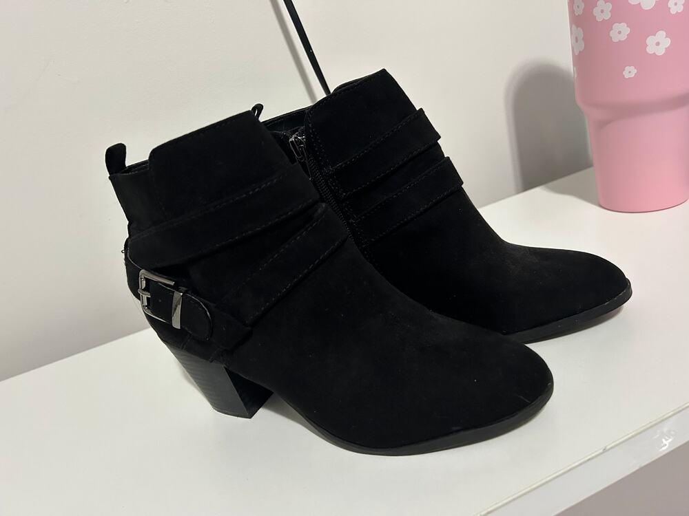 Express Booties *Size 6*